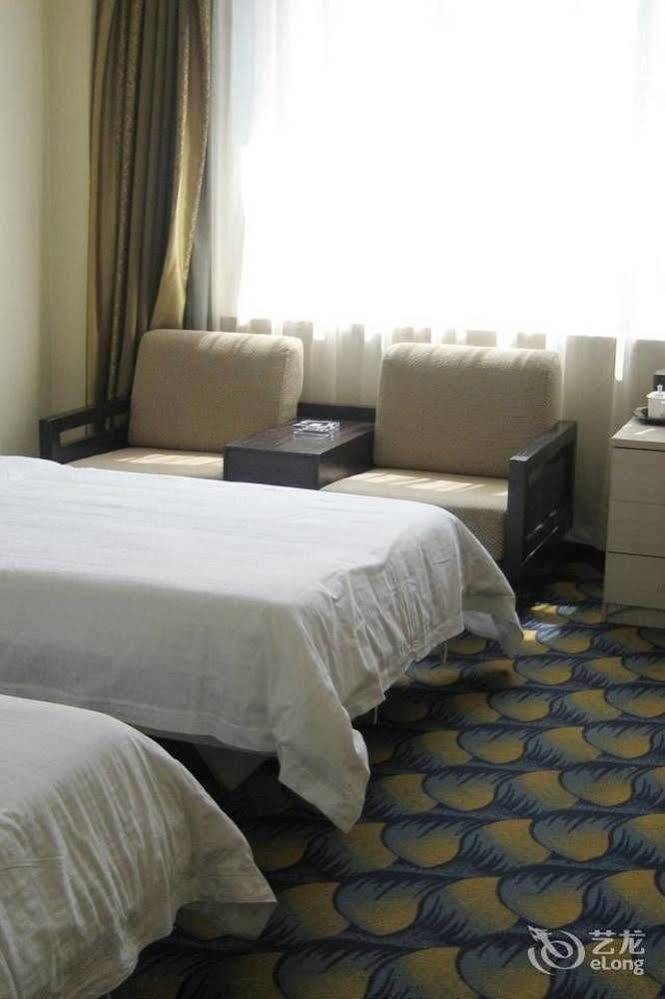 June Hotel Changchun Buitenkant foto